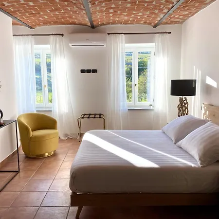 Cascina 1909 Couette-café 4*
